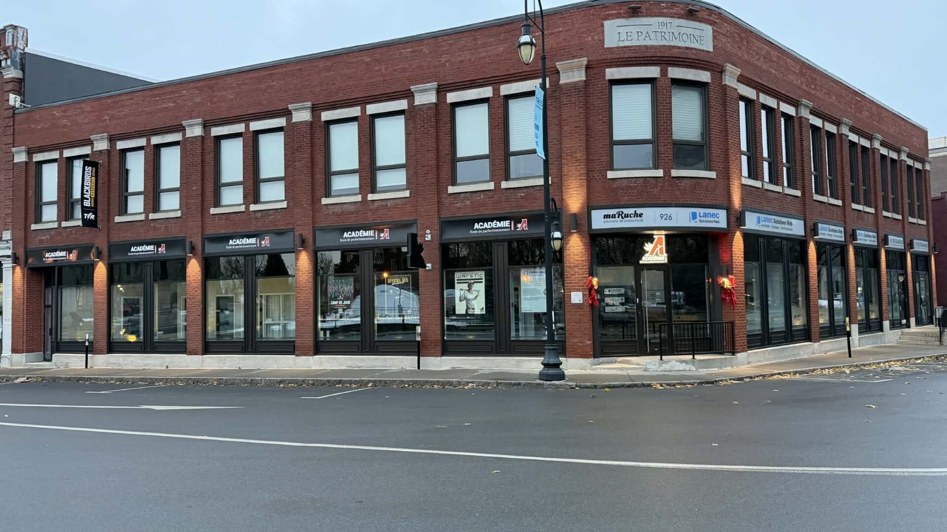 L'immeuble de brique du 926, rue Notre-Dame Centre